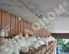 Фото утеплення колодязної кладки заливним пінопластом екоізол під час зведення стін - ТЕПЛОНОМ™