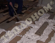 Фото утеплення підлоги (стелі) між лагами заливним пінопластом екоізол - ТЕПЛОНОМ™